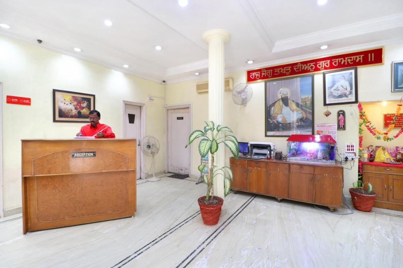 אמריצר Oyo 24073 Hotel Hari Darshan מראה חיצוני תמונה