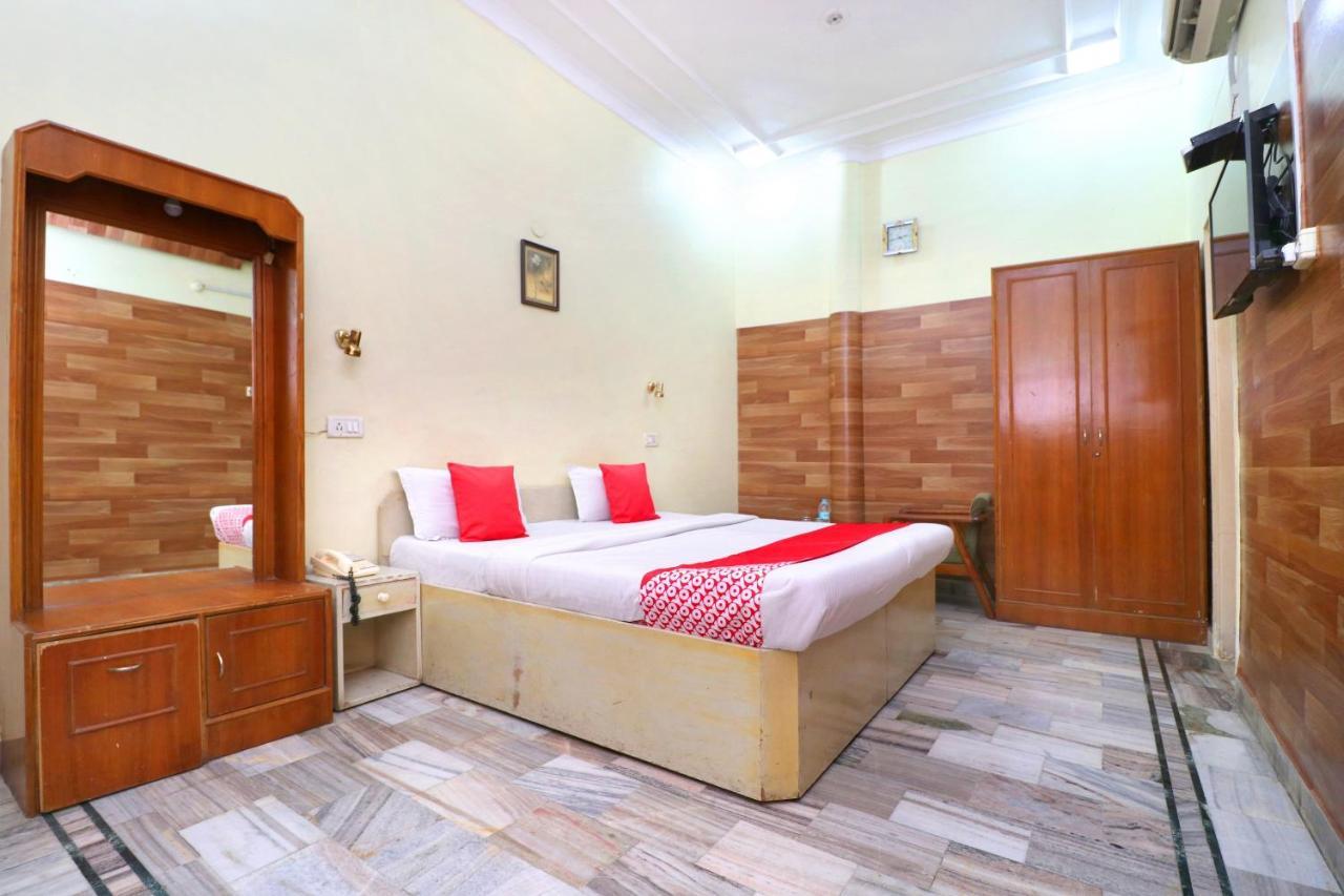 אמריצר Oyo 24073 Hotel Hari Darshan מראה חיצוני תמונה